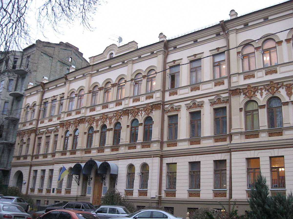Згадати всіх