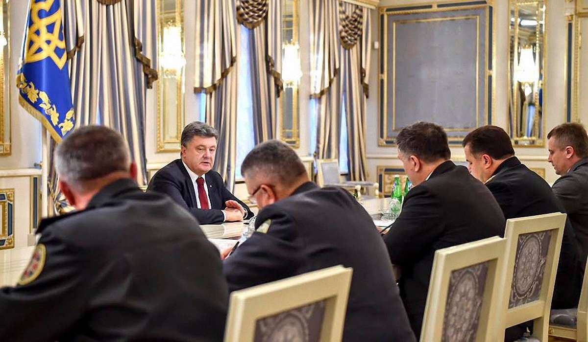 Режим тиші на Донбасі має початися 9 грудня, - Порошенко