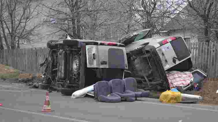 На Львівщині зіткнулися два мікроавтобуси з пасажирами: двоє людей загинуло