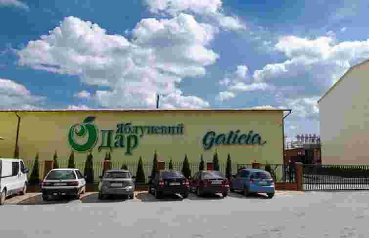 На Львівщині чотирьох людей засипало землею: один чоловік загинув