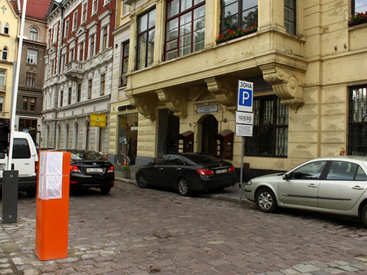 Вартість паркування у центрі Львова пропонують підняти до 40 грн/год