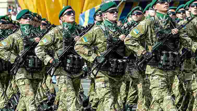 Порошенко привітав військових з Днем Збройних Сил України