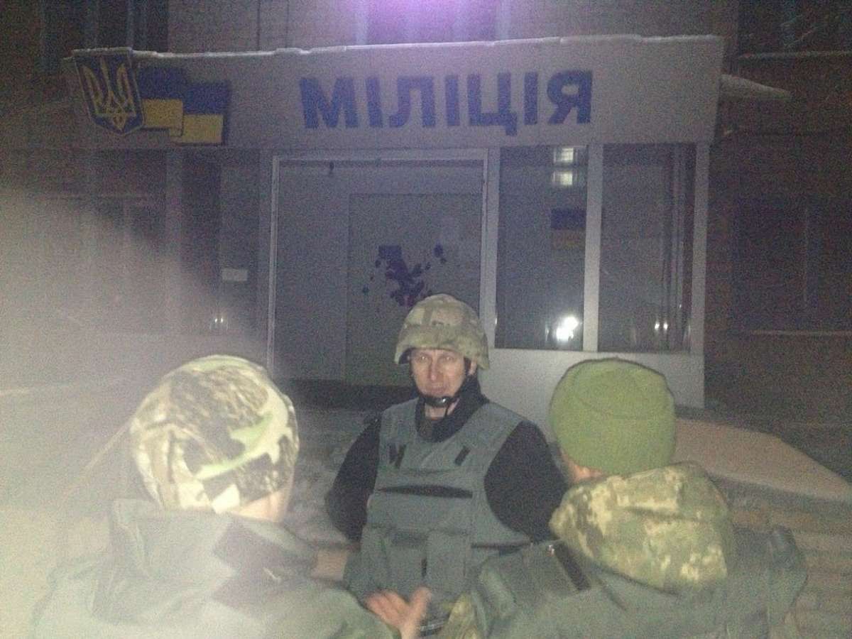 В Авдіївці внаслідок потрапляння снаряда в міськвідділ міліції постраждали два співробітники