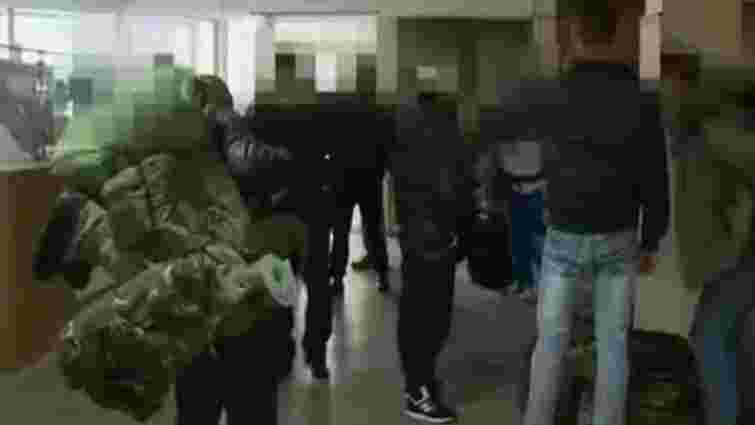 На Донбас організували відправку найманців з Сибіру (відео)