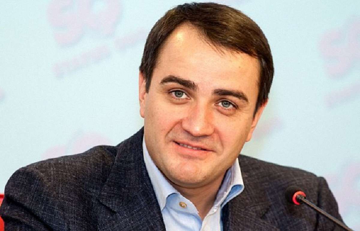 Віце-президент ФФУ подав у відставку і закликав колег зробити те саме