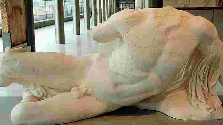 Греція обуренна рішенням «позичити» скульптуру Парфенона Ермітажу
