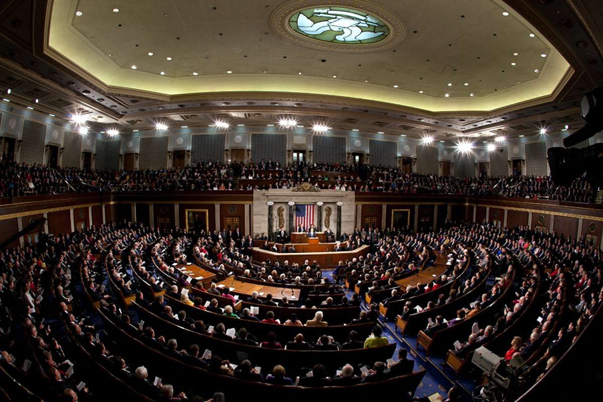 Сенат США схвалив закон про надання військової допомоги Україні