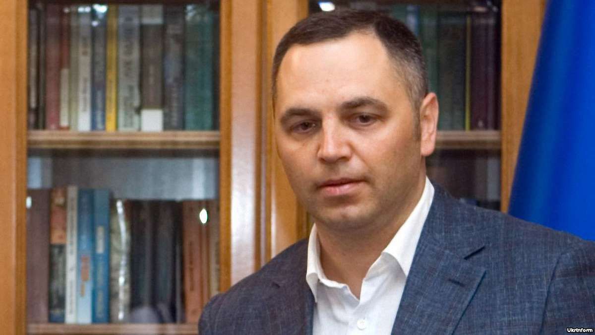 ЄС знімає санкції з трьох соратників Януковича через бездіяльність України, – джерела