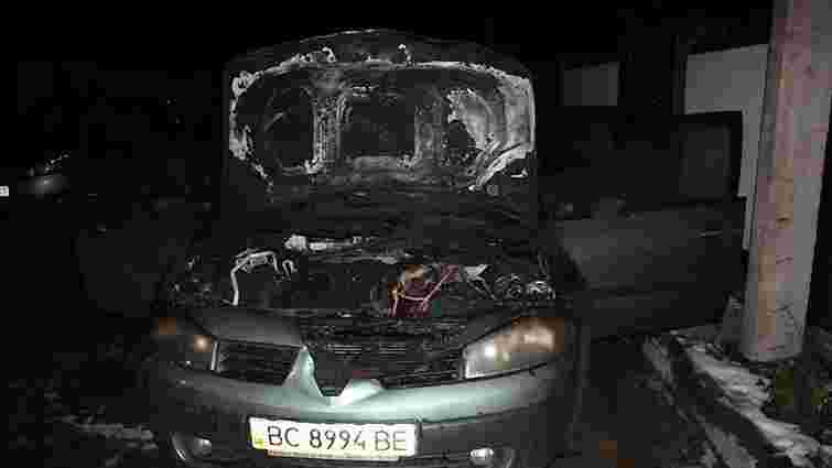 У Брюховичах спалили автомобіль місцевій активістці
