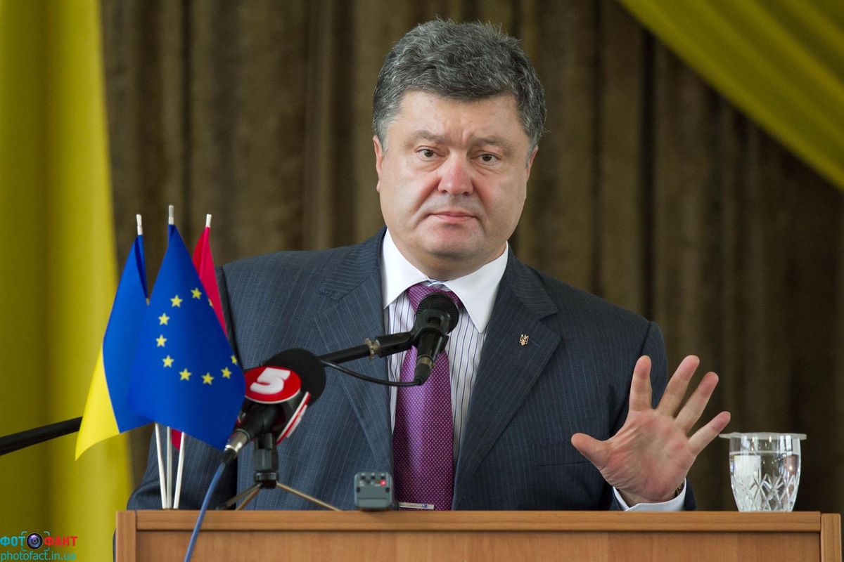 Порошенко: Україна не буде повертати собі ядерного статусу