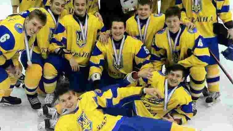 Збірна України з хокею похвалилася срібними медалями чемпіонату світу