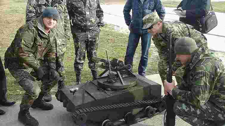 Розроблений у Львові радіокерований танк-розвідник відправили на передову