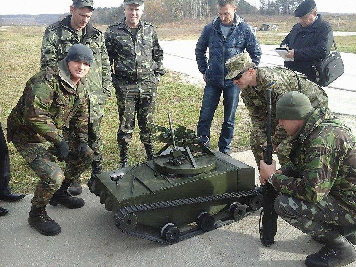 Розроблений у Львові радіокерований танк-розвідник відправили на передову