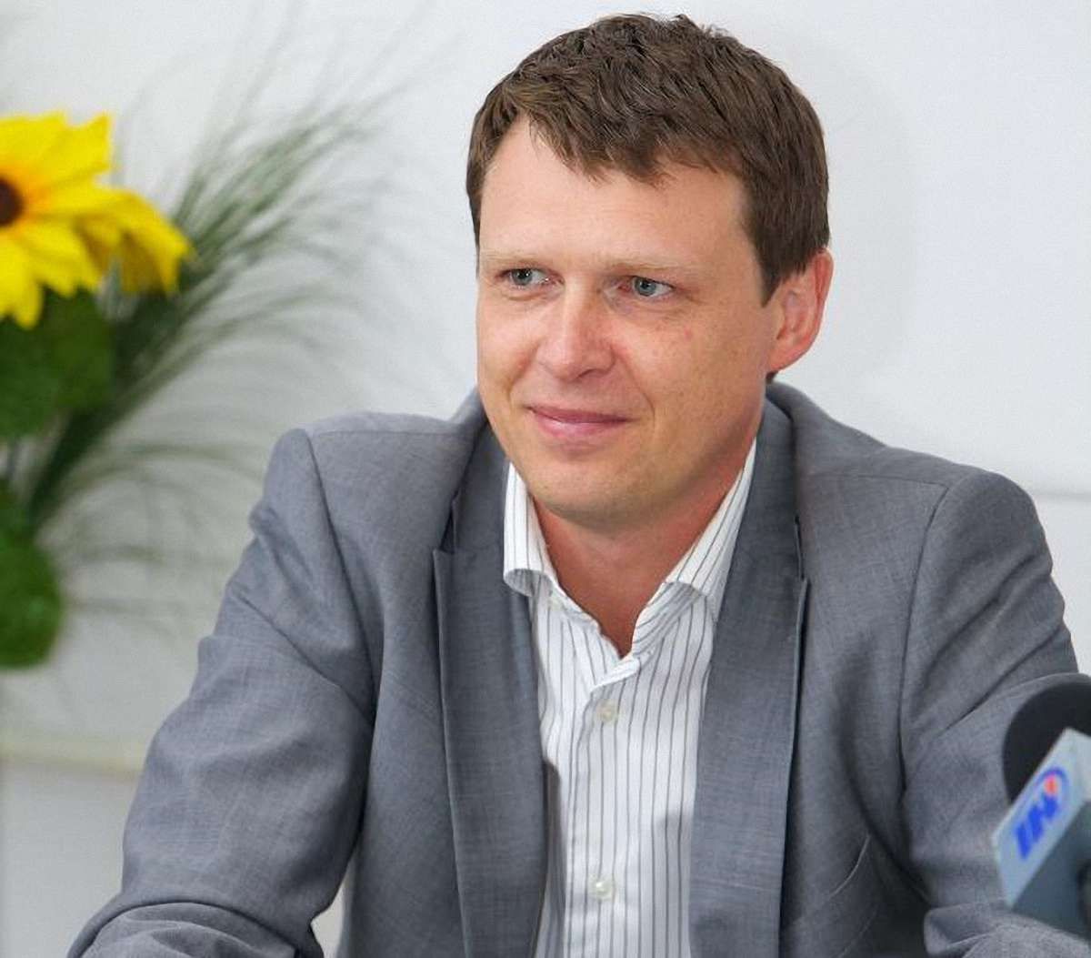  «НБУ абсолютно не контролює валютний ринок України»
