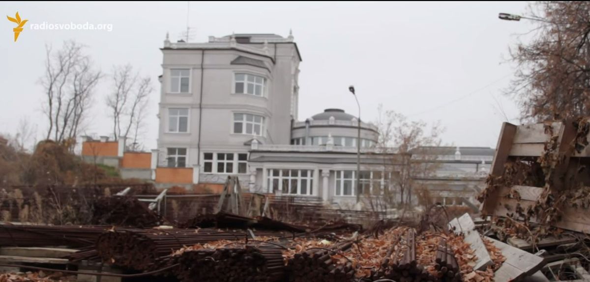 Порошенко будує житло поруч з Лаврою без дозволу Мінкультури