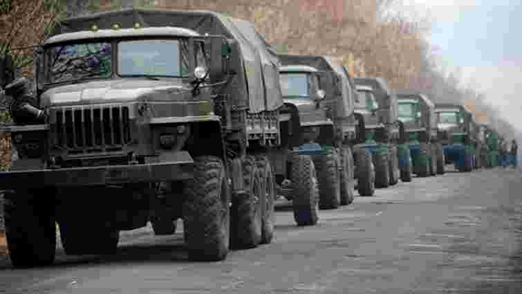 З кінця жовтня на Донбас з РФ завезли 256 танків і 402 бронемашини, - РНБО