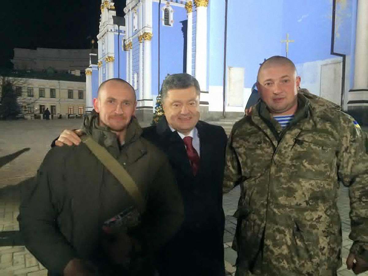 У новорічному привітанні Порошенко виступить разом з донецькими "кіборгами"