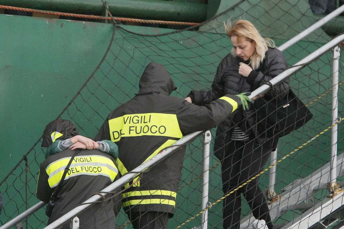 Завершено евакуацію порома, що загорівся в Адріатиці