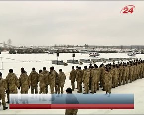 На Яворівському полігоні Порошенко передав понад сотню військової техніки в зону АТО