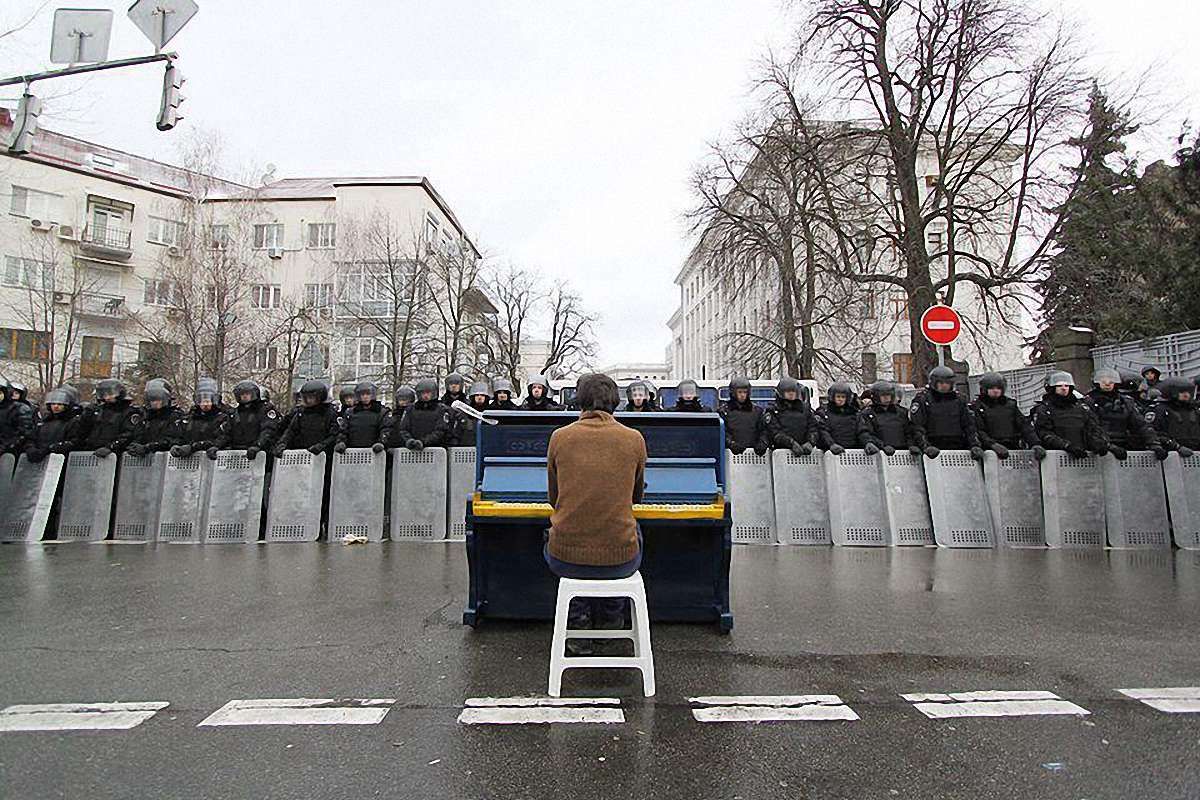 Рік тріумфів та скандалів
