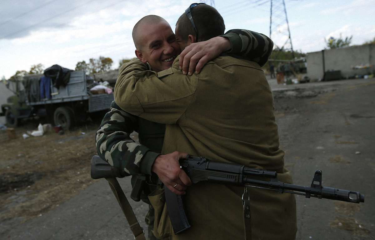 З полону бойовиків у Донецьку звільнили чотирьох волонтерів 