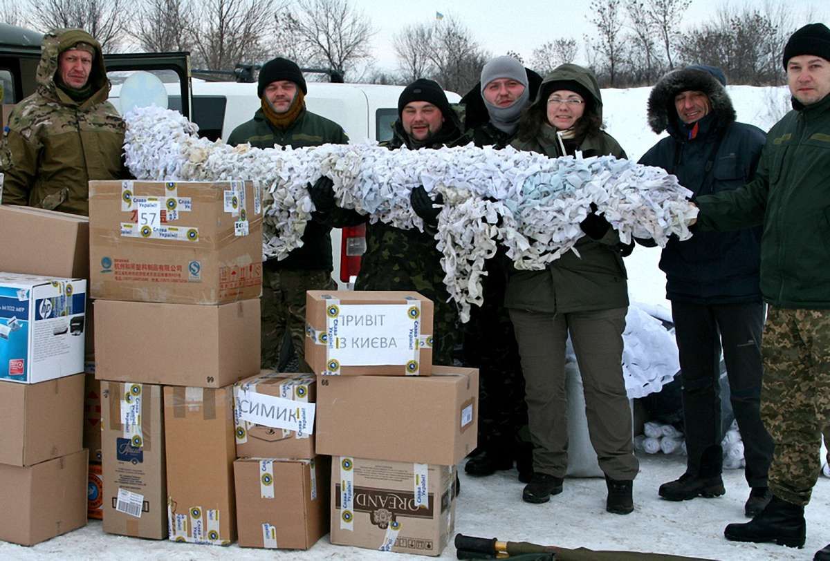 Сили АТО отримали півтори тонни військового спецодягу і автомобіль «швидкої допомоги»