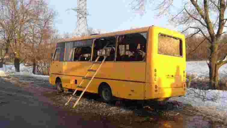Терористи обстріляли пасажирський автобус під Волновахою: 10 загиблих