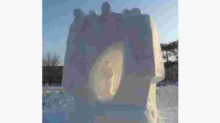 Українська "Байдужість" зайняла третє місце на фестивалі снігових скульптур у Китаї