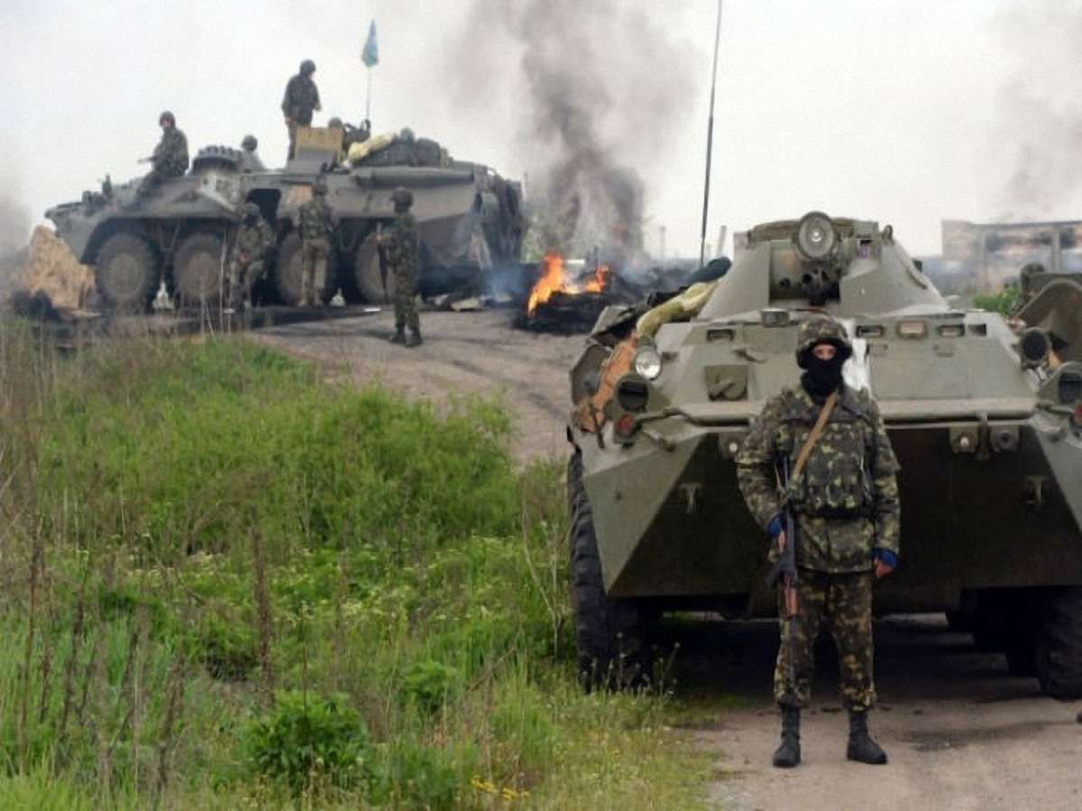 РНБО розглядає два сценарії подій на Донбасі: війна або конфлікт на виснаження