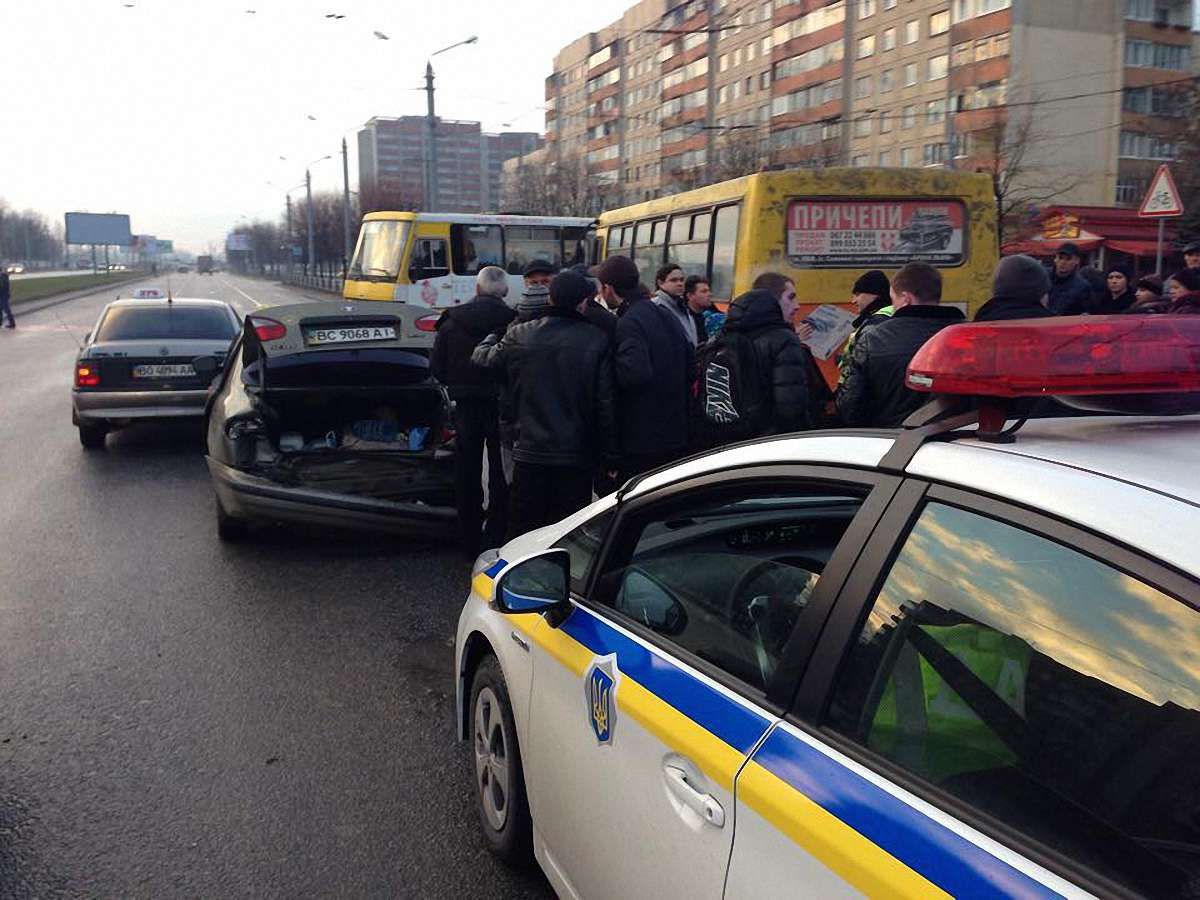 У Львові майже одночасно трапилося дві ДТП – травмувалося четверо людей