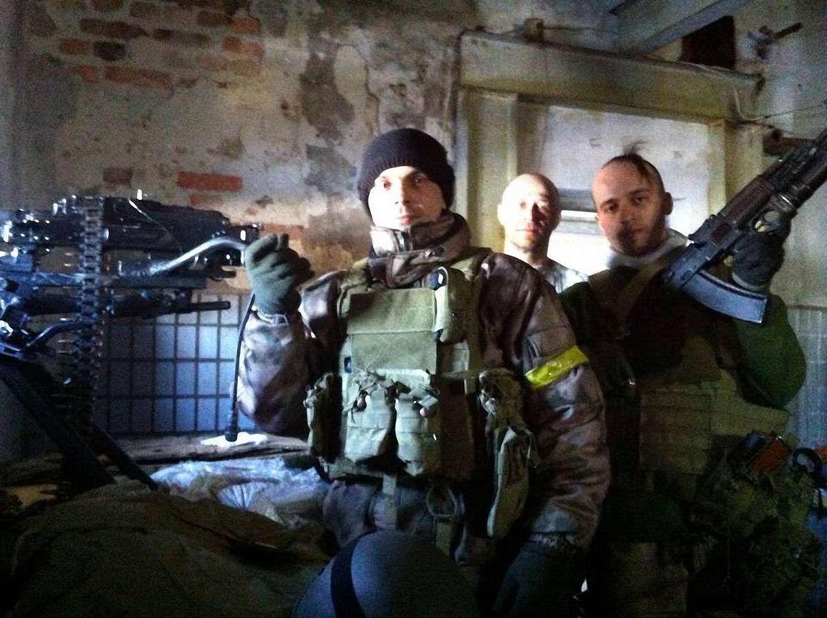 У донецькому аеропорту триває бій, - штаб АТО