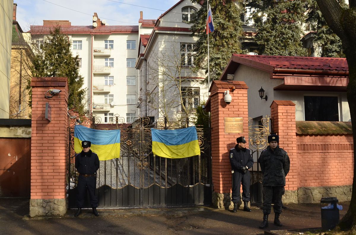 У Львові пікетували Генконсульство Росії з вимогою припинити терор