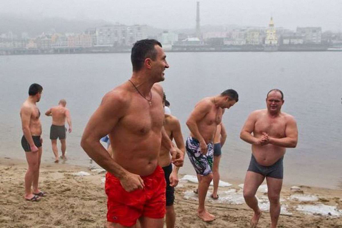 Брати Клички відзначили Водохреща купанням у Дніпрі