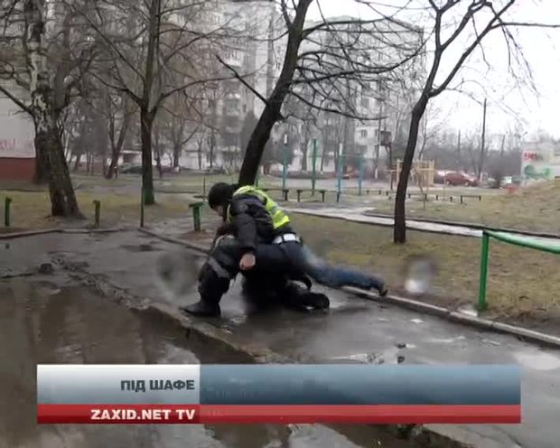 П’яний львів’янин в'їхав у патрульну машину ДАІ 