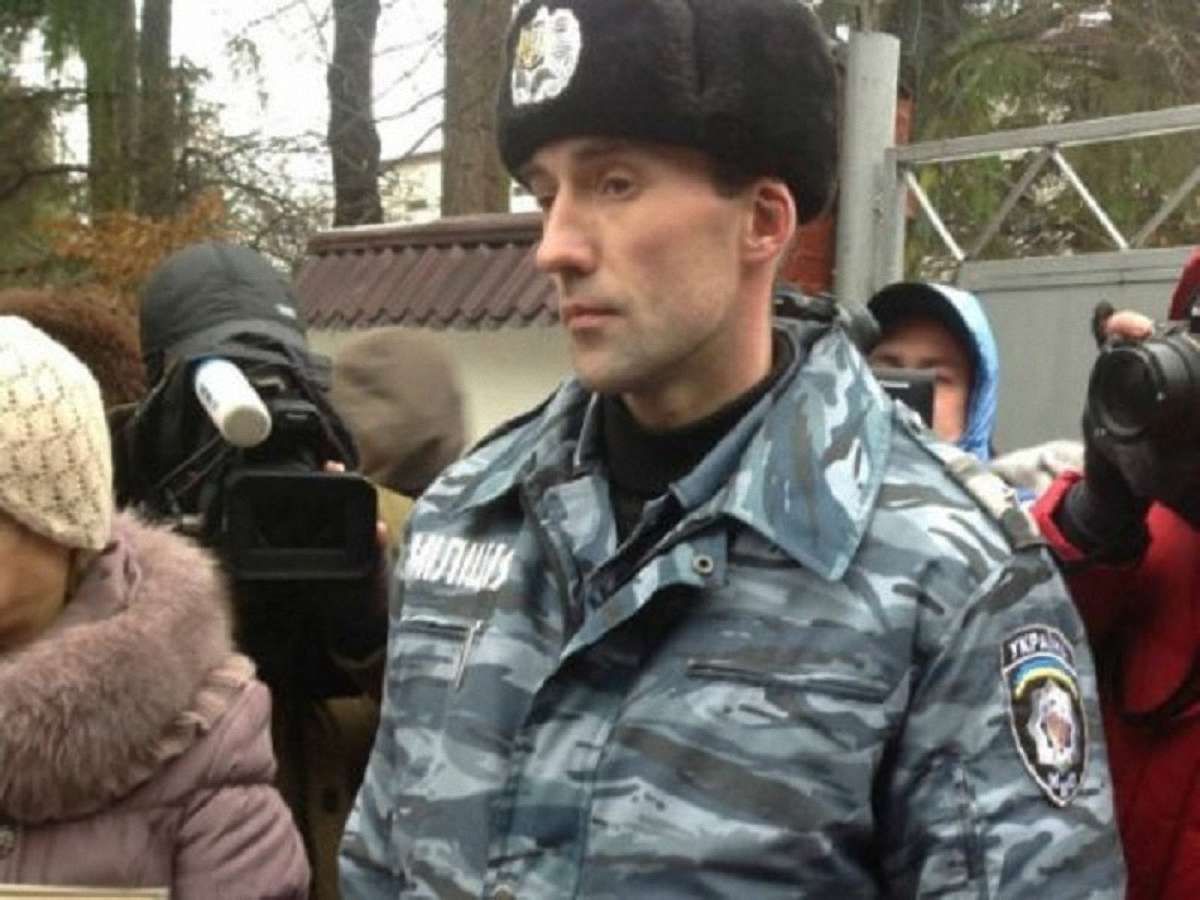 Суд заочно арештував підозрюваного у підпалі бази «Беркуту» у Львові