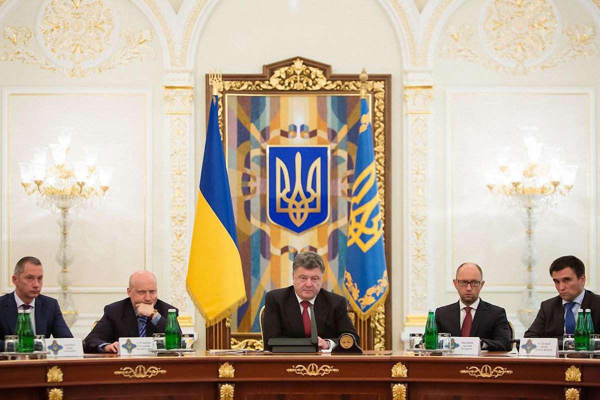 Порошенко терміново скликає засідання РНБО