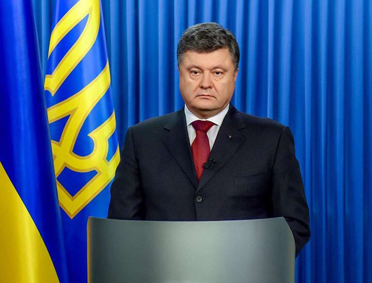 Порошенко назвав обстріл Маріуполя "злочином проти людства"