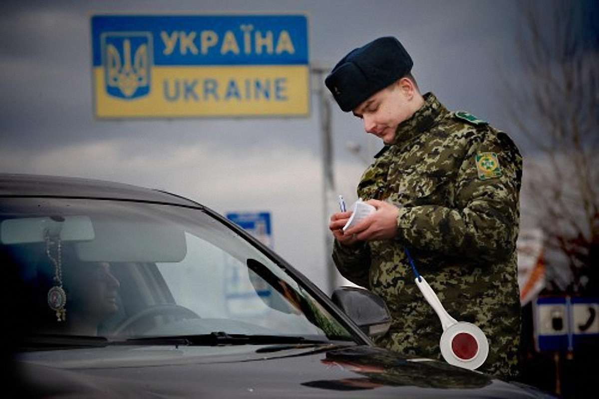 В «Устилузі» прикордонники затримали українця із контрабандою м'ясних виробів