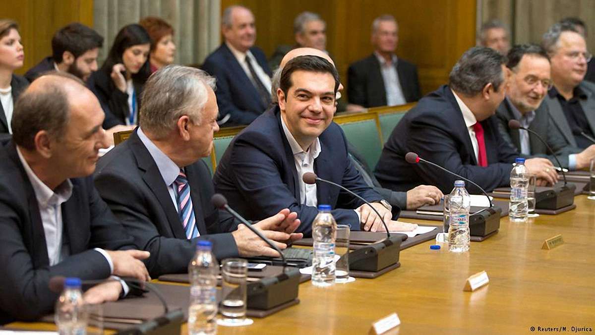 Новий уряд Греції зупиняє реформи, але не бажає виходити з єврозони