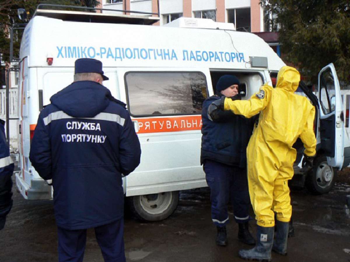 На Хмельниччині госпіталізували  20 школярів з отруєнням невідомою речовиною