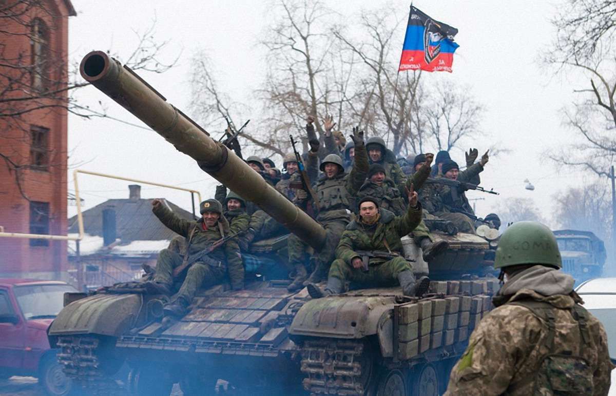 Українські опорні пункти у Вуглегірську оточені бойовиками, - Семенченко