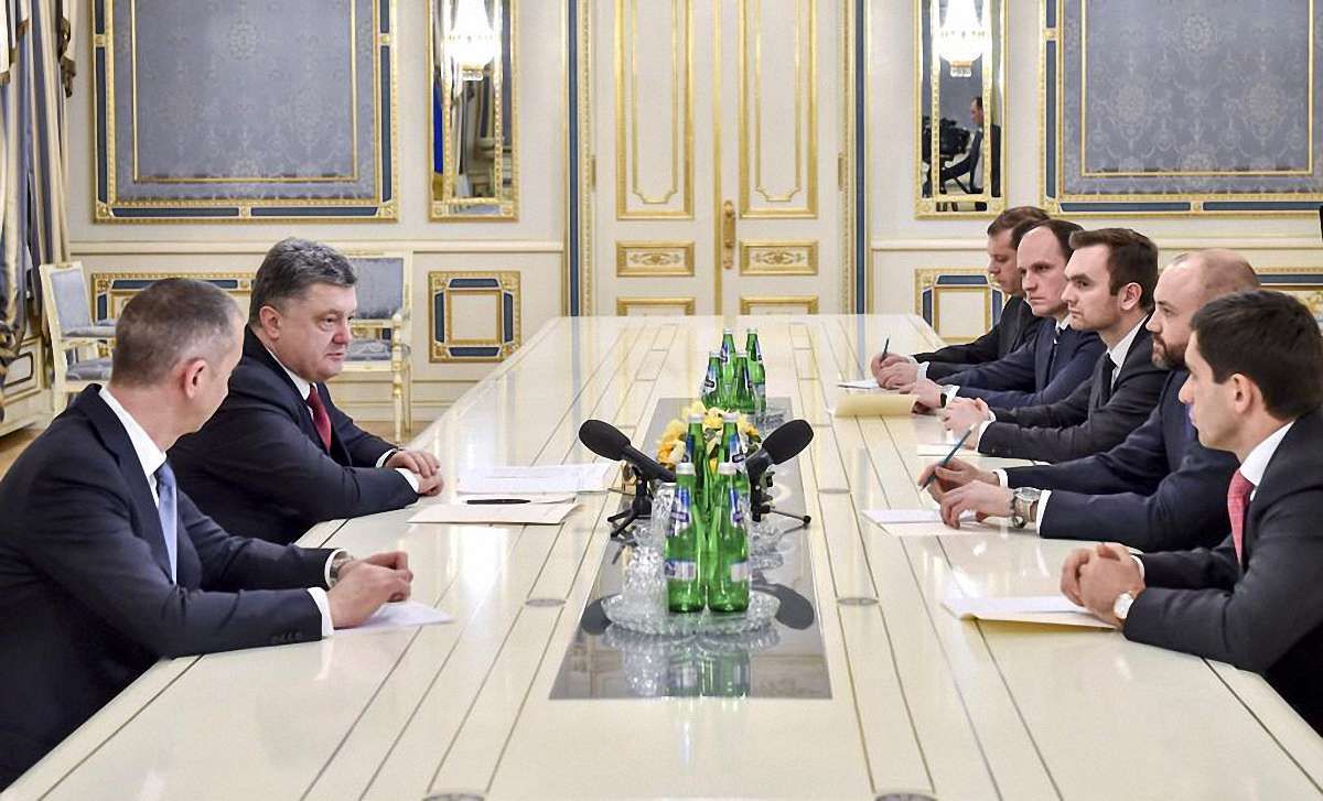 Порошенко призначив новий склад Нацкомісії з цінних паперів та фондового ринку