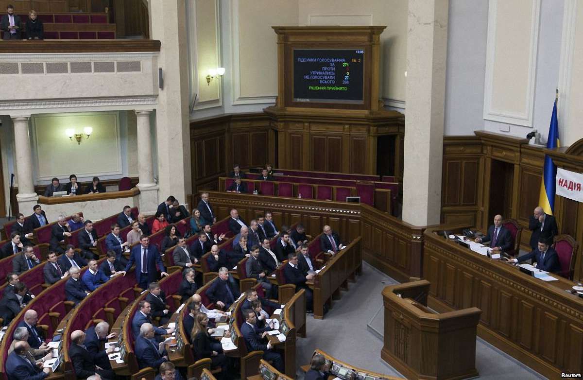 Народні депутати почали оприлюднювати інформацію про своїх помічників