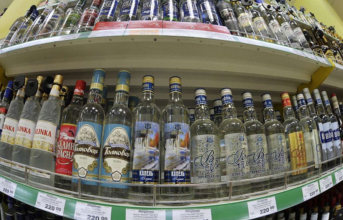Ціни на алкоголь в Росії знизилися майже на 16%