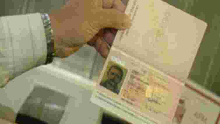 Україна передала посольствам ЄС зразки біометричних паспортів