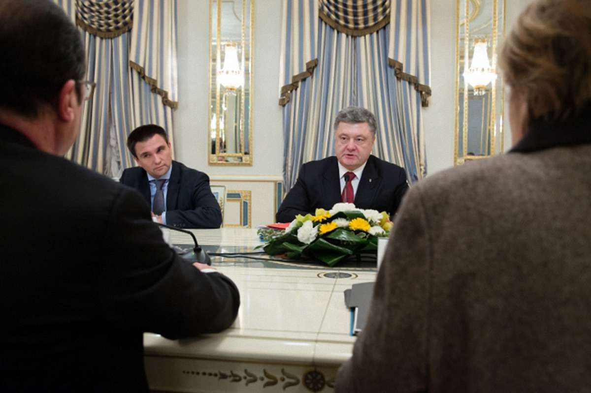 Сьогоднішні переговори дають надію на припинення вогню, – Порошенко