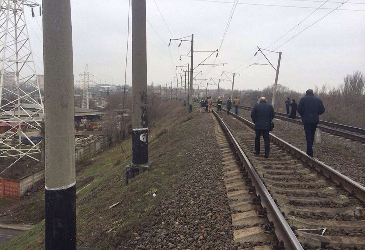 Стали відомі подробиці про потужний вибуховий пристрій на залізничному мості в Одесі (відео)