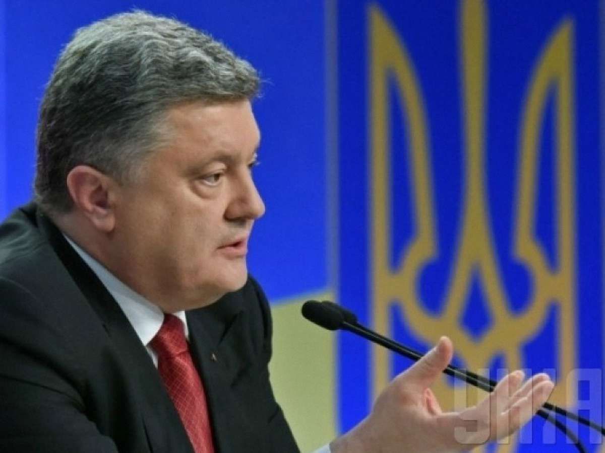 Порошенко радить українцям готуватися і до миру, і до війни
