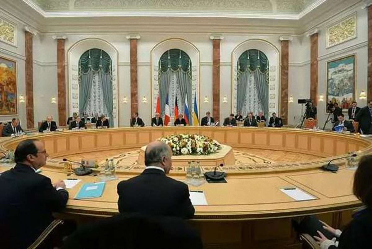 Стали відомі чотири основних питання, які вночі обговорюються у Мінську