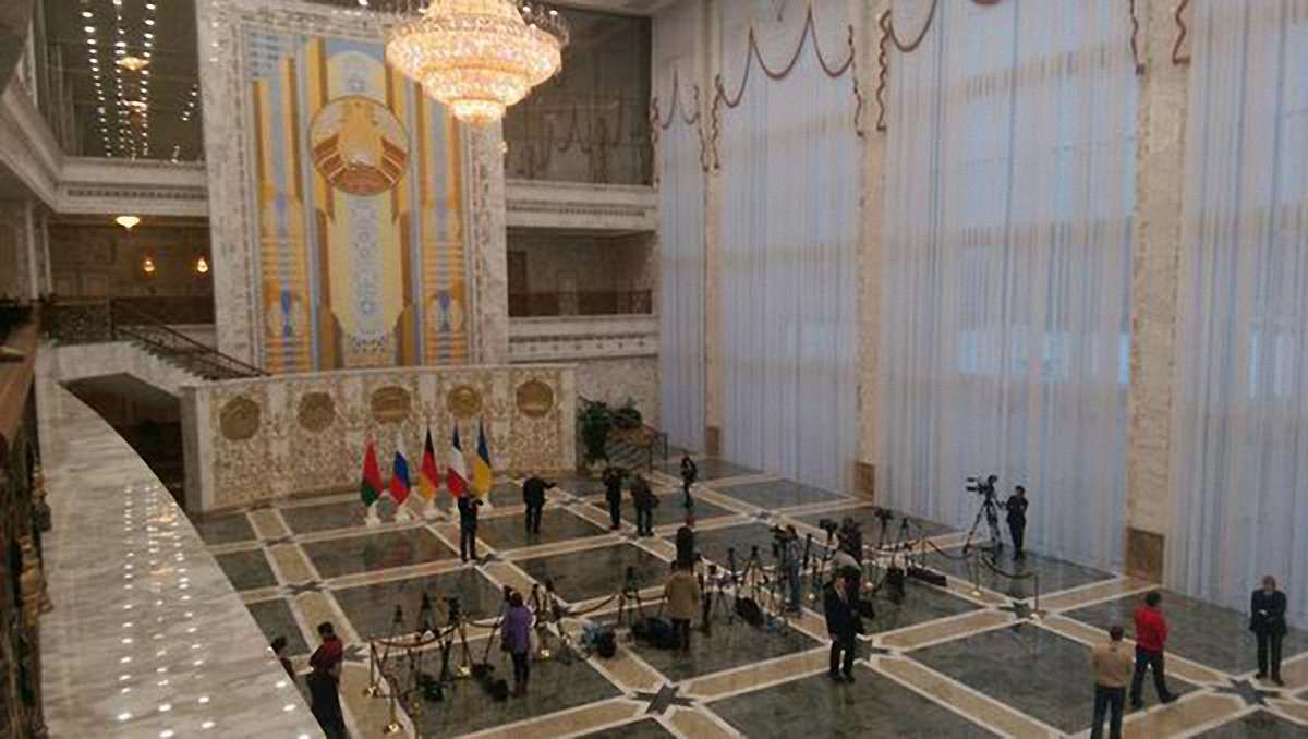 Меркель, Олланд і Порошенко тиснуть на Путіна, - ЗМІ